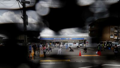 Turistas rebeldes: agujerean la barrera del monte Fuji y causan indignación local