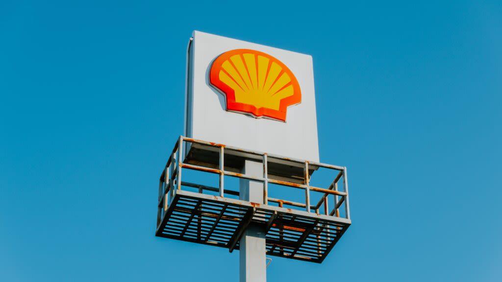 Shell in talks to sell Malaysian gas station business to Saudi Aramco in $1-billion deal: report | Invezz