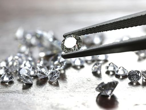 Diamond mining giant De Beers experiences 21% revenue decline in H1 2024
