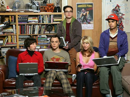 Cast of ‘The Big Bang Theory’ On Set: A ‘Very Strange Relationship’