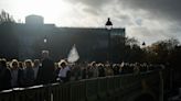 Actores francesas lideran marcha en París por la paz entre israelíes y palestinos