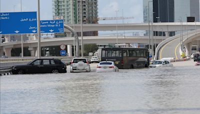 Lluvias en Dubái: ¿Por qué los expertos no creen que la siembra de nubes haya influido en las inundaciones?