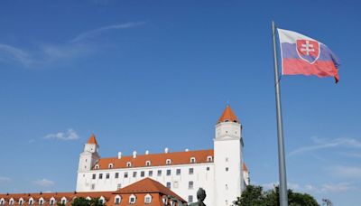 Slovakia Ventures Beyond Euro Bonds for First Time in Decade