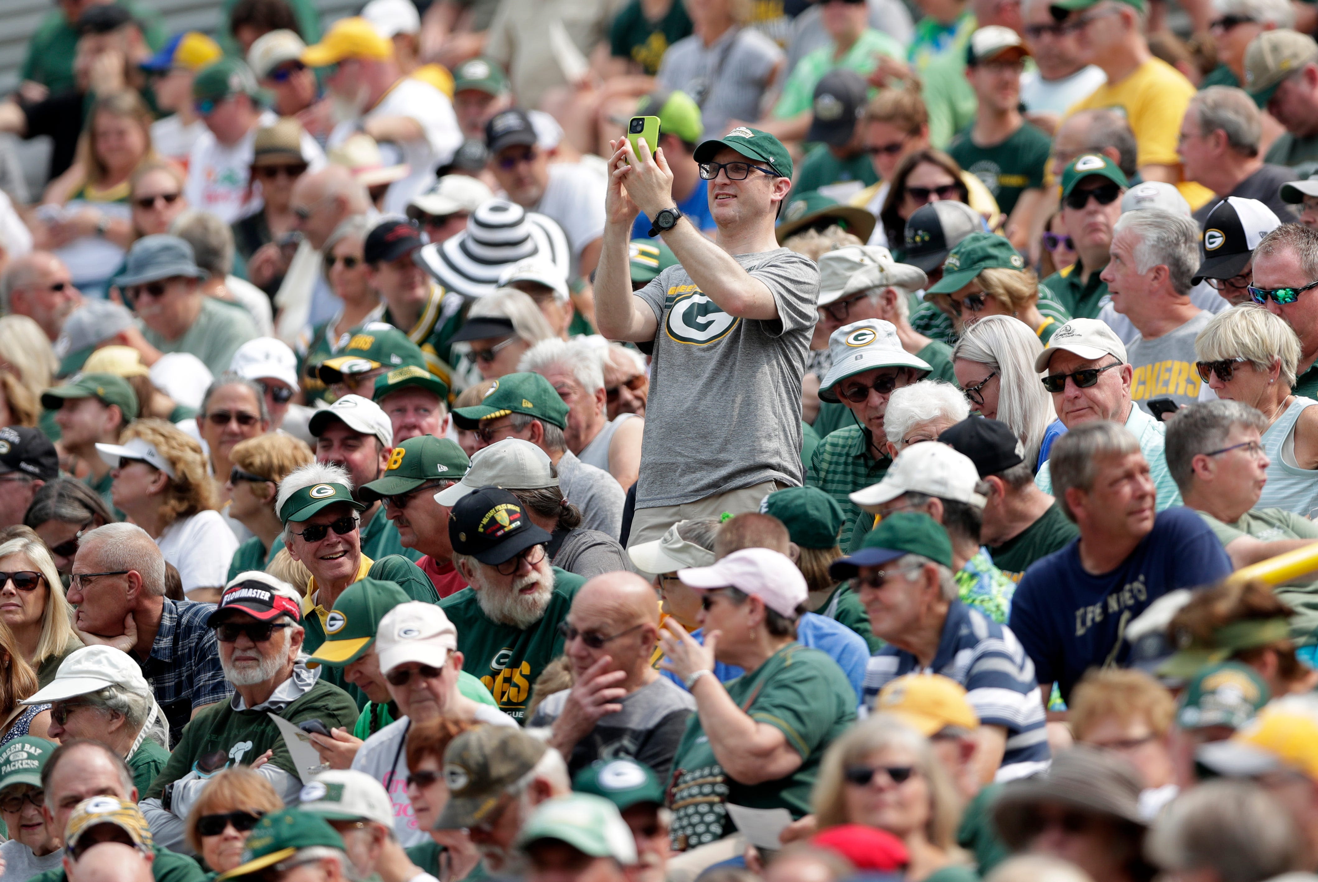 Packers schedule rare afternoon shareholders meeting after start of training camp
