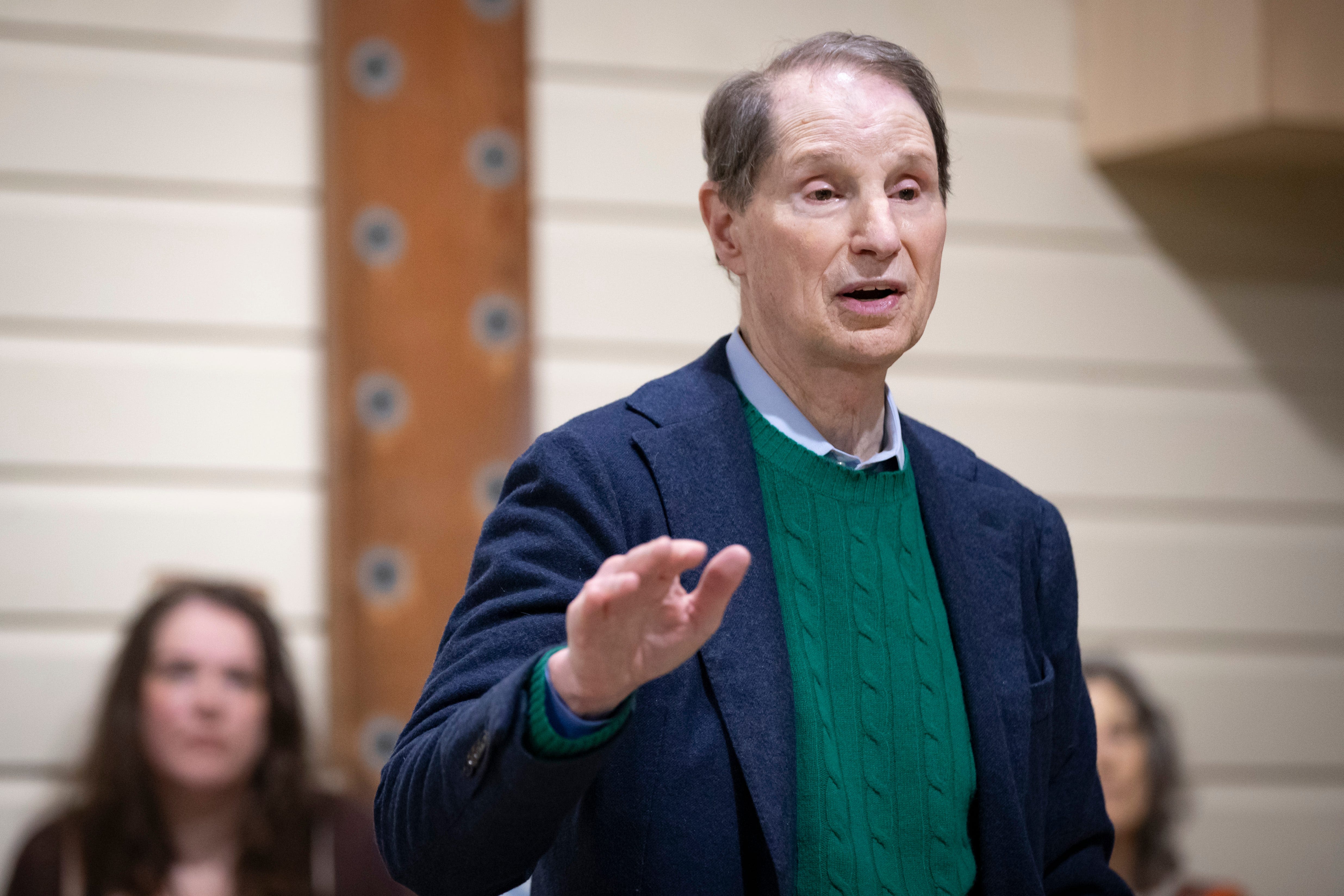 Wyden to host town hall in Florence