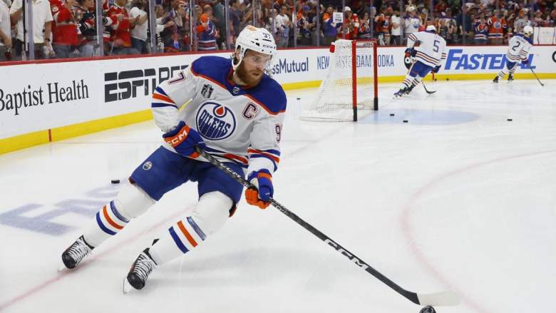 Oilers' McDavid Heaps Praise on Maple Leafs' Star $53 Million Forward