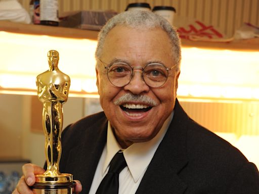 James Earl Jones said he didn't speak for 8 years because his stutter was 'painful.' The Darth Vader actor went on to have one of Hollywood's most iconic voices.