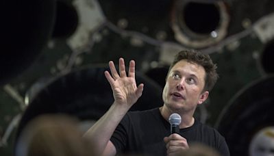 Watch Elon Musk show off SpaceX's massive launchpad and new 'Starfactory'