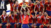 Celebración de España por la Eurocopa 2024, en directo: última hora de la llegada a Madrid, recorrido y fiesta en Cibeles