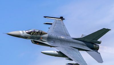 F-16戰機已轉交今夏捍衛烏克蘭 澤倫斯基嫌不夠大開口 - 空軍