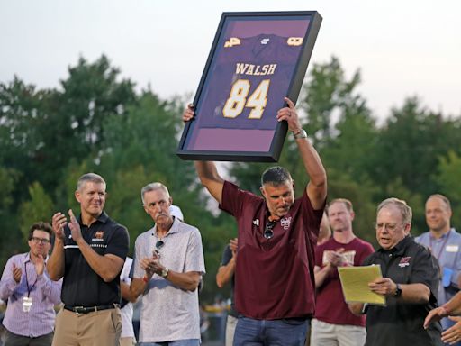 Cleveland Browns consultant Mike Vrabel relishes Walsh Jesuit jersey retirement