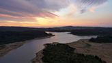 Lago Peñuelas recupera su espejo de agua y hoy presenta su nivel más alto en 5 años - La Tercera