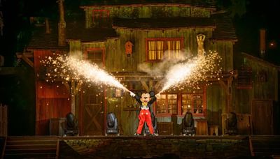 Disneyland Announces Fantasmic! Reopening Date