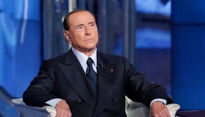 Silvio Berlusconi: via libera all’ultima commemorazione