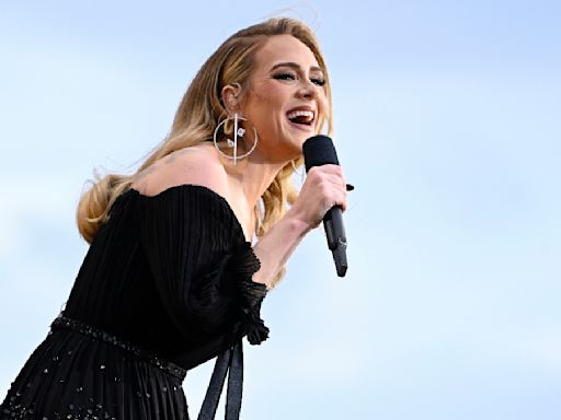 Adele Greets a 'Mini Adele' in the Audience at Her Las Vegas Residency Show! See the Viral Video