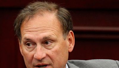 Justice Alito would be disqualified from January 6 cases if he were on a lower court but SCOTUS's rules are 'merely performative,' expert says