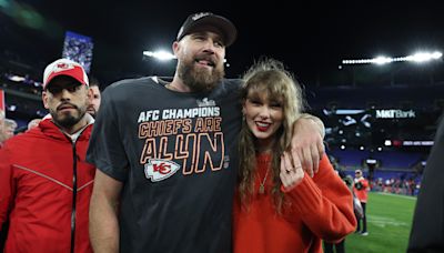 Travis Kelce Has ‘Major Pangs of Jealousy’ About Taylor Swift’s Male Dancers: ‘Gets Under His Skin’