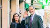 Los reyes Felipe y Letizia acuden a la celebración por el 60 cumpleaños de la infanta Elena junto al resto de la familia