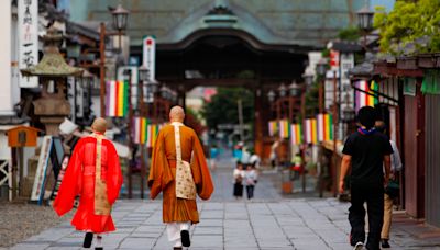 【太想聊日本】中國富人爆買寺廟、開民宿吸金 信徒祖墳遭亂遷痛批：會遭佛罰