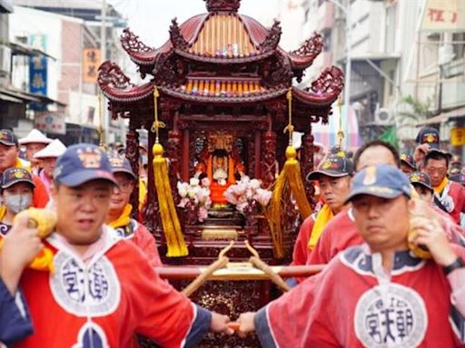 全台三大炮北港迓媽祖超熱鬧！「台版迪士尼」湧萬人朝聖