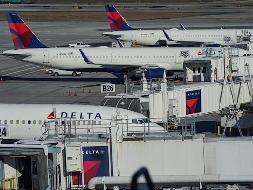 Delta seeks new Seattle flight as airlines jockey over DC slots