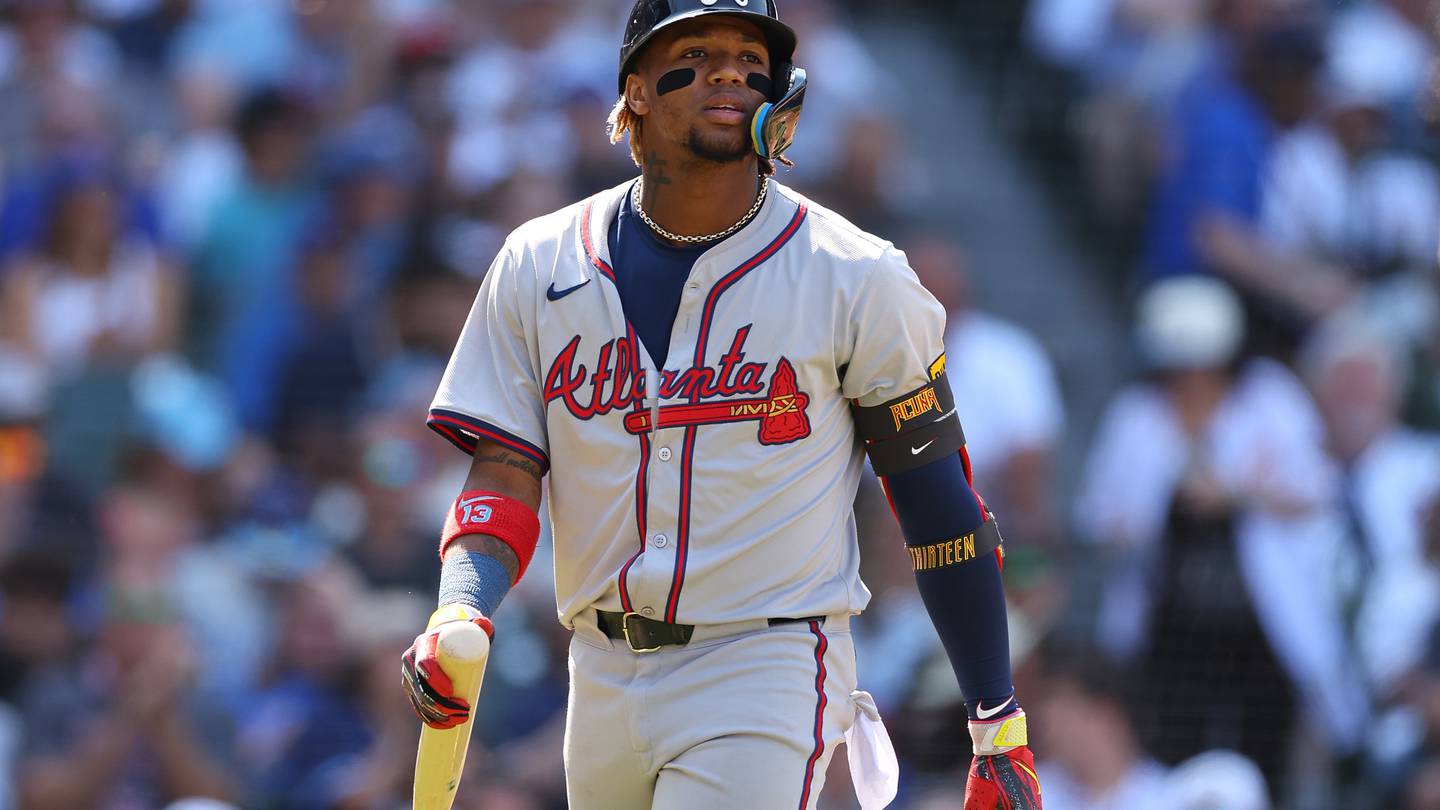 MVP Ronald Acuña Jr. leaves Braves-Pirates game after falling with non-contact injury