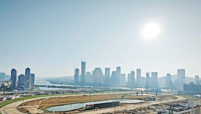 冀以多功能場地方向發展 特首：馬場用地不建住宅娛樂場