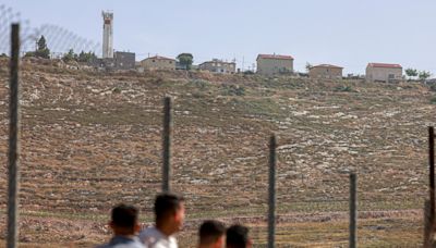 Israel approves three settlement outposts, thousands of homes in West Bank