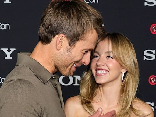 Glen Powell acaba admitiendo que avivó los rumores de romance con Sydney Sweeney tras Cualquiera menos tú