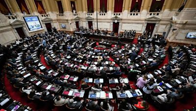 El Gobierno afina la estrategia en Diputados para conseguir cambios en la Ley Bases: cuál es la postura de los bloques