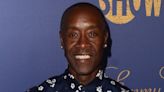 Don Cheadle robó un remate de lámpara de la Casa Blanca