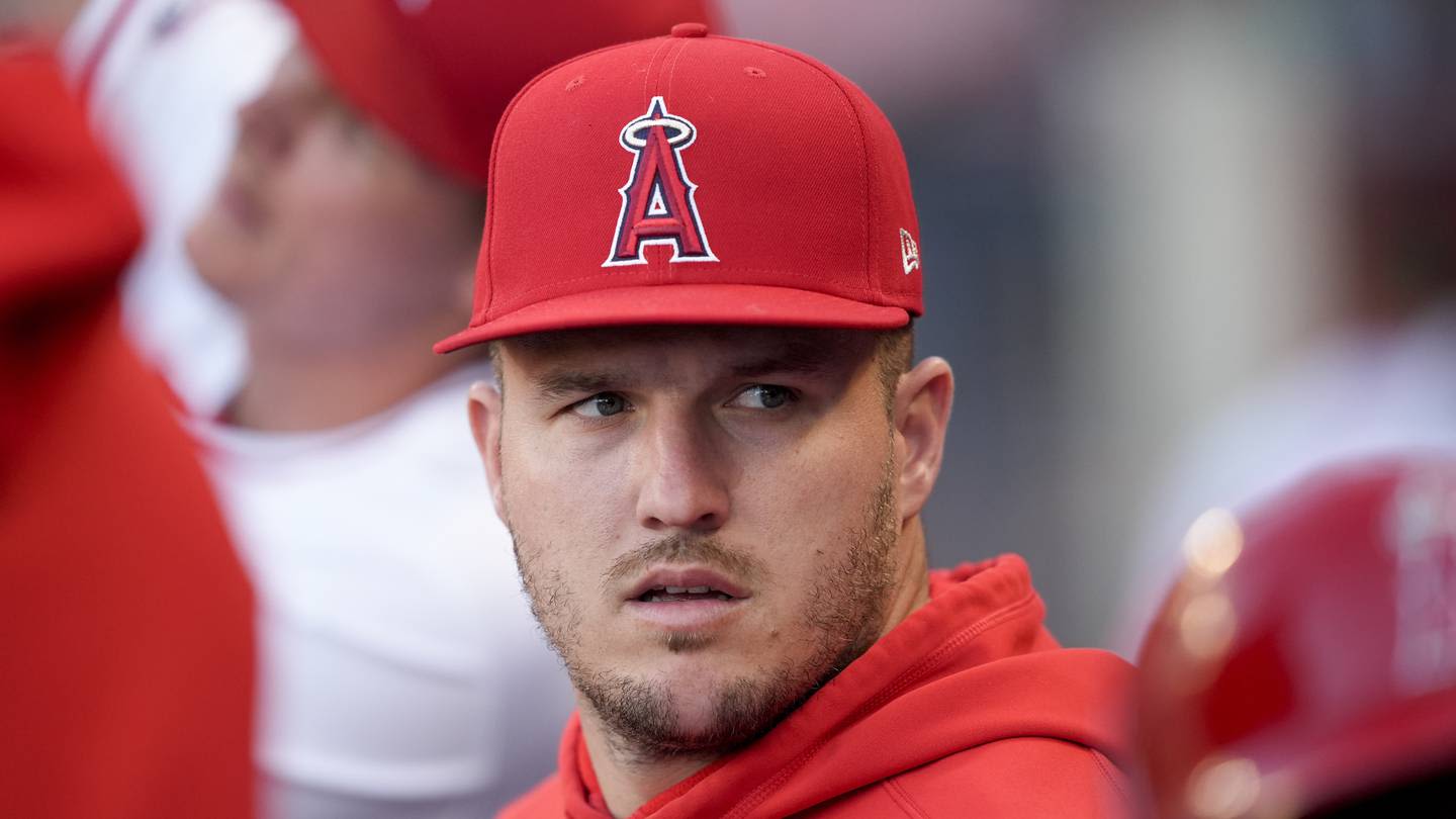 Angels OF Mike Trout leaves early from first rehab start in minors due to knee soreness