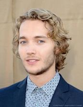 Toby Regbo