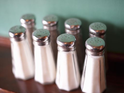 鹽太多有害 研究：食物上枱後加鹽可增四成胃癌風險 | am730