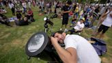 Millones de mexicanos presencian el histórico eclipse solar total