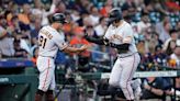 Jonrón de Flores ayuda a Gigantes a vencer 4-2 a Astros