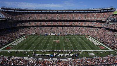 Browns' plans for move to new dome stadium hits snag as county backs city's renovation proposal