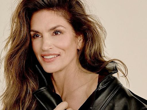 Cindy Crawford shares a recent and 80s photo