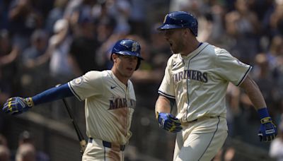 Raley hits three-run homer to help Mariners overcome injury to Rodriguez and beat Astros 6-4