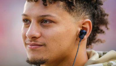 Patrick Mahomes Brings TV to Chiefs Camp for EA College Football and Olympics Craze