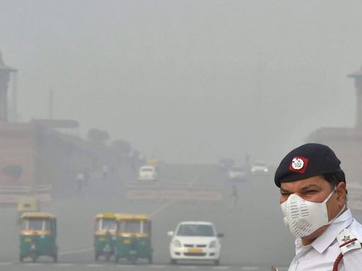 SC raps Delhi air quality panel over pollution, stubble burning