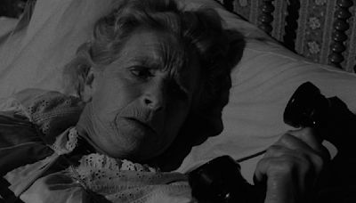 The Twilight Zone's Night Call Was Directed By One Of Hollywood's First Horror Masters - SlashFilm