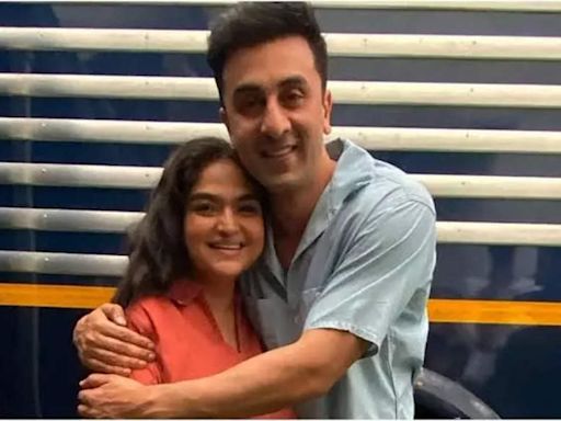 Durga actress Indira Krishnan shares unseen pictures with Bollywood star Ranbir Kapoor on his birthday; calls him the ‘most loved’ - Times of India