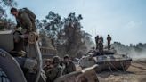 Guerra en Medio Oriente: el éxodo se acelera en Gaza tras el fin del ultimátum e Israel se prepara para la invasión terrestre