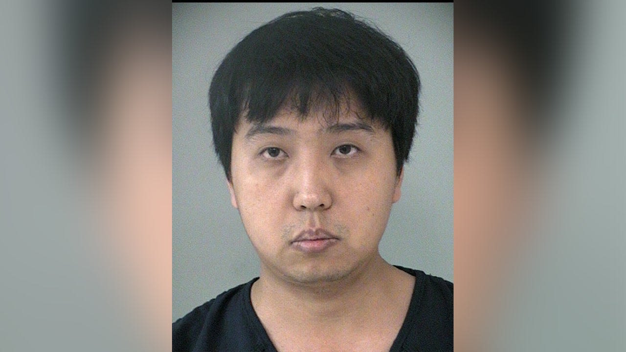 Husband accused of repeatedly SLAMMING wife's Teacup Pomeranian into dog house, officials report