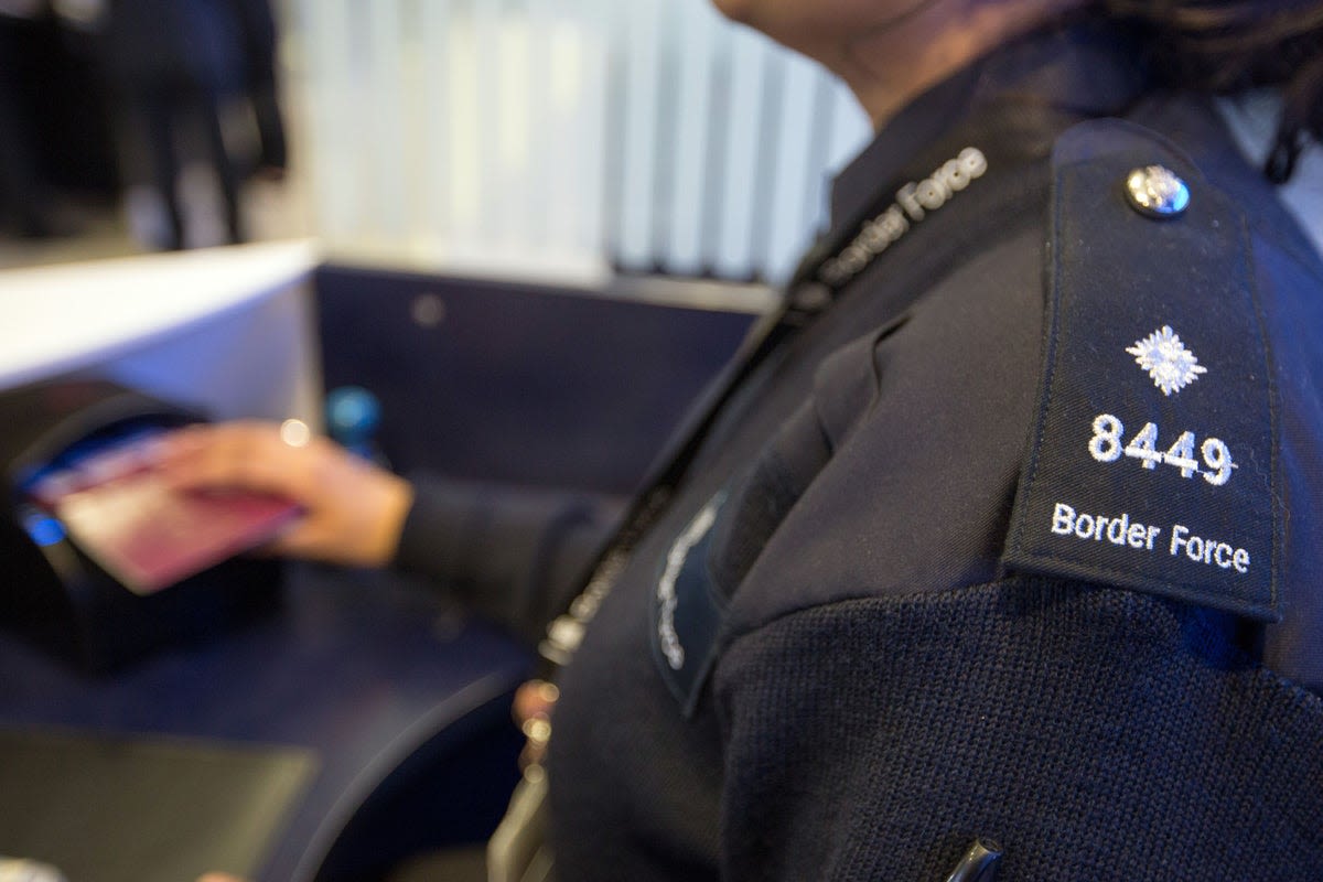 Chaos at UK airports after Border Force gates fail causing long queues