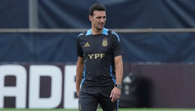 Argentina-Colombia por la Copa América: Lionel Scaloni aún no definió el equipo, pero evalúa poner como titulares a Nicolás Otamendi y Leandro Paredes