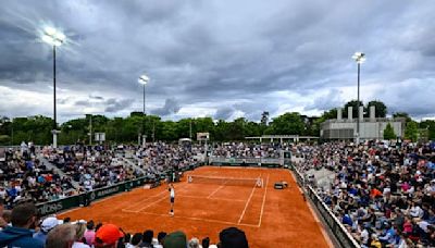 Roland-Garros: au cœur de la Tribune Bleue, ces supporters français déchaînés dans les gradins