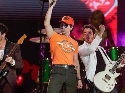 Jonas Brothers pospone conciertos en México