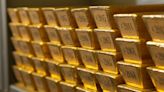 Central Banks Expect to Snap Up More Gold This Year Amid Dollar Pessimism